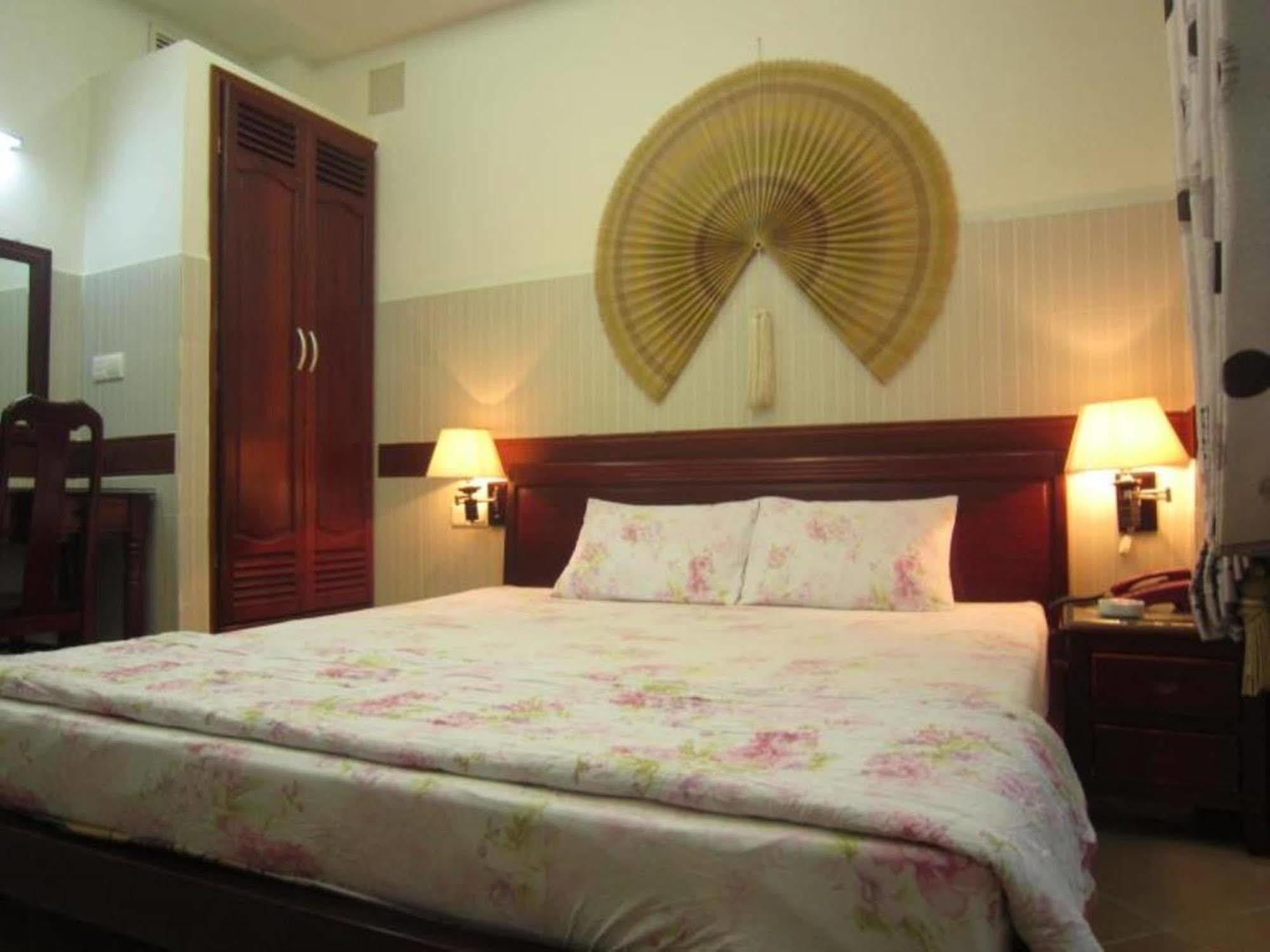 Hoang Thanh Thuy Airport Hotel 1 - Gan Am Thuc Dem Cho Hoang Hoa Tham Ho Chi Minh-staden Exteriör bild