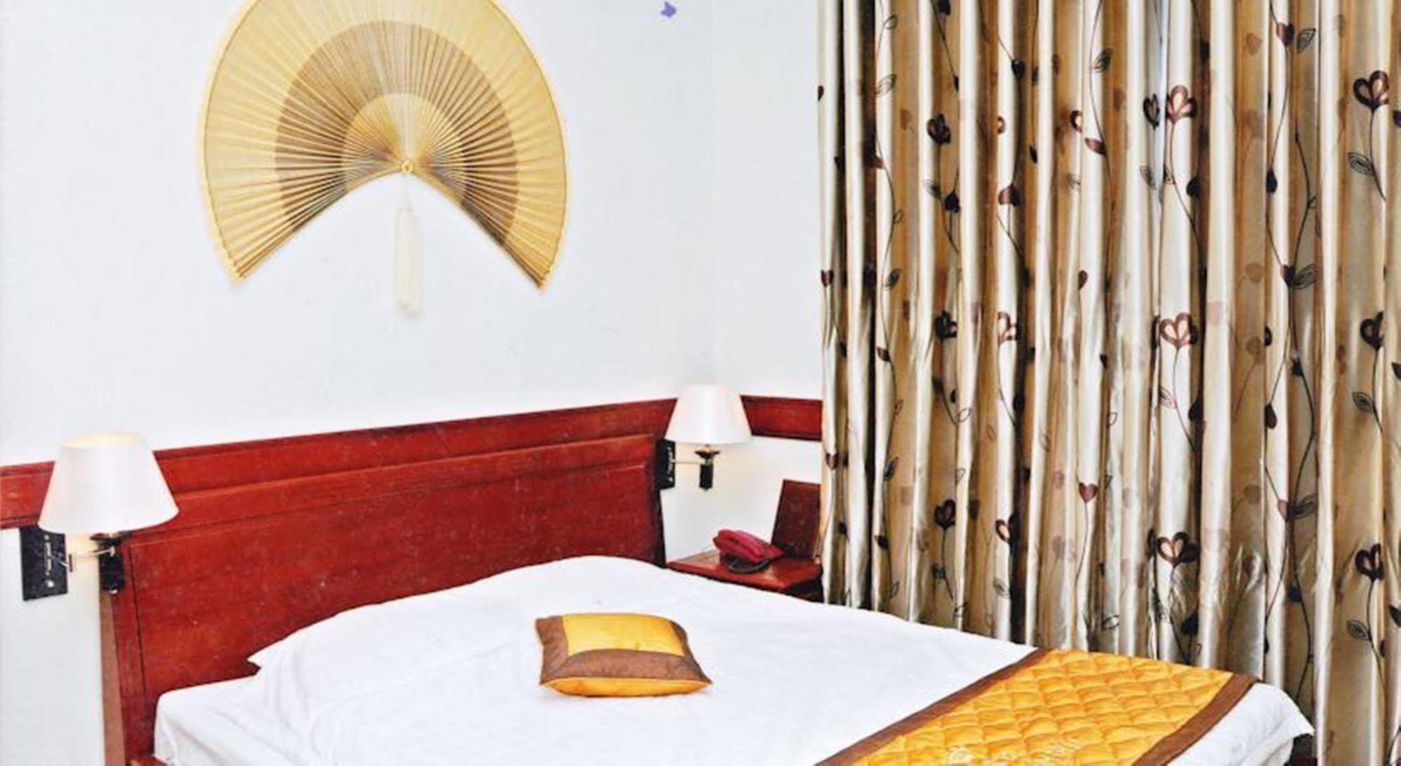 Hoang Thanh Thuy Airport Hotel 1 - Gan Am Thuc Dem Cho Hoang Hoa Tham Ho Chi Minh-staden Exteriör bild
