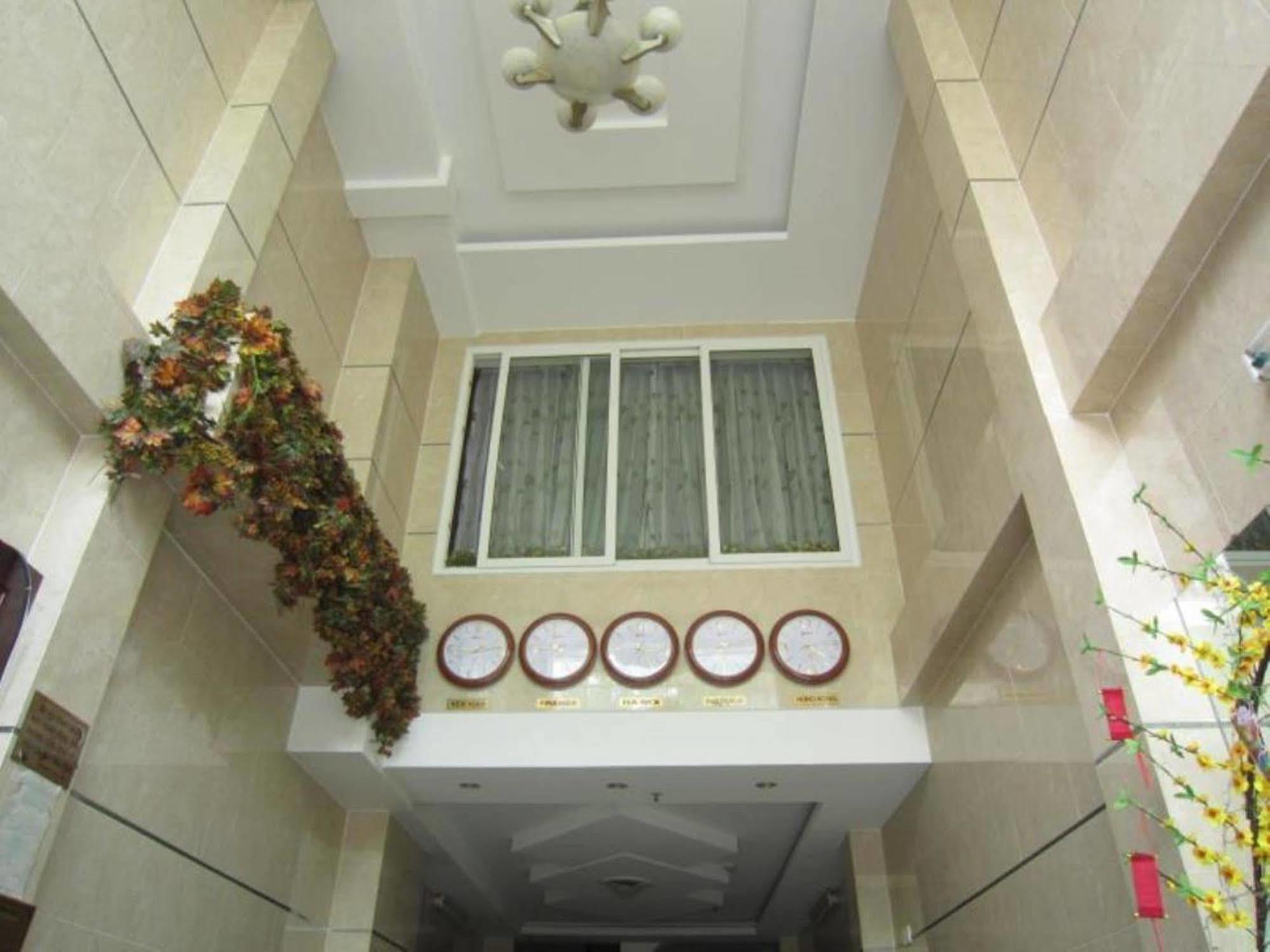 Hoang Thanh Thuy Airport Hotel 1 - Gan Am Thuc Dem Cho Hoang Hoa Tham Ho Chi Minh-staden Exteriör bild