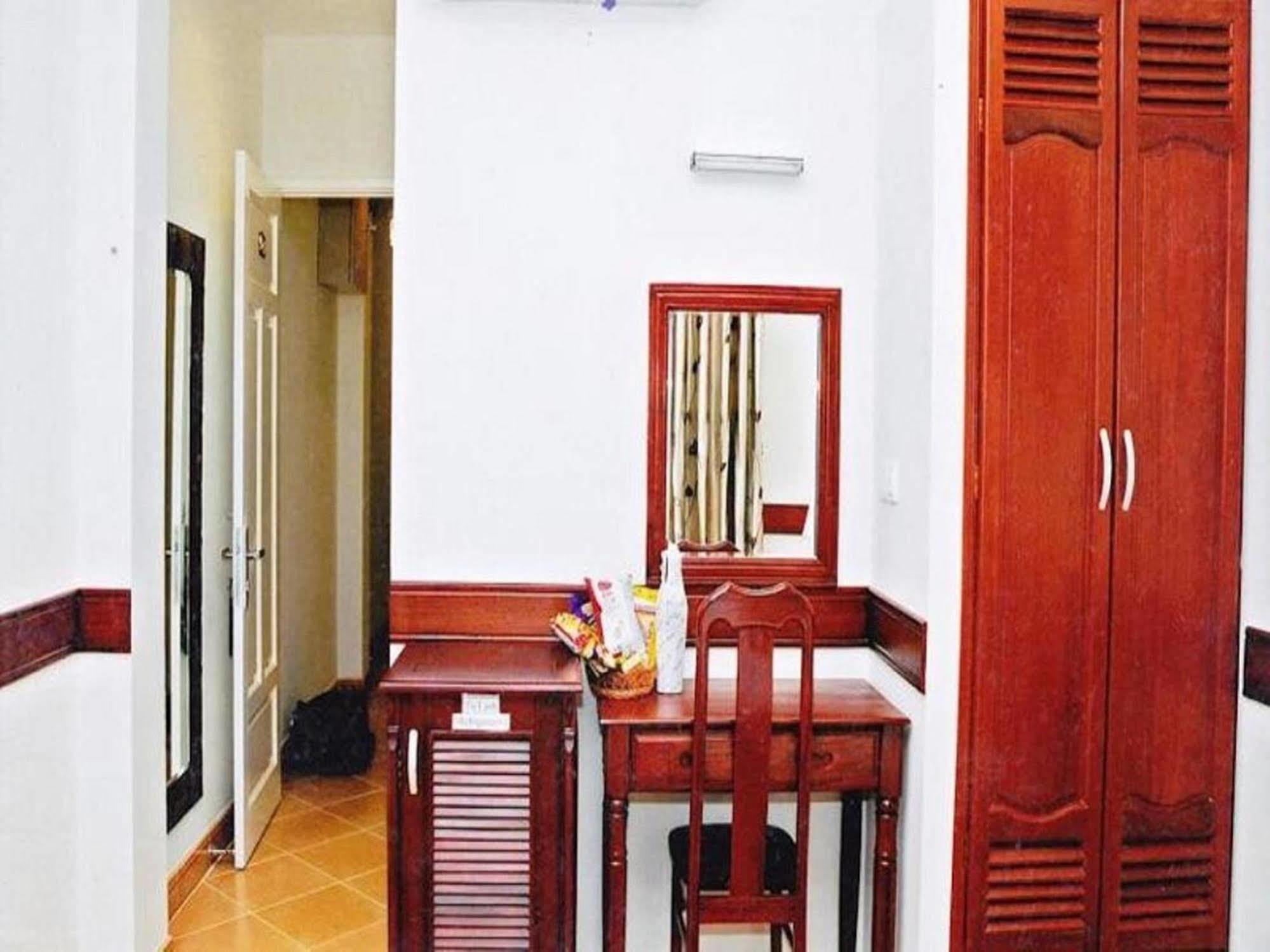 Hoang Thanh Thuy Airport Hotel 1 - Gan Am Thuc Dem Cho Hoang Hoa Tham Ho Chi Minh-staden Exteriör bild